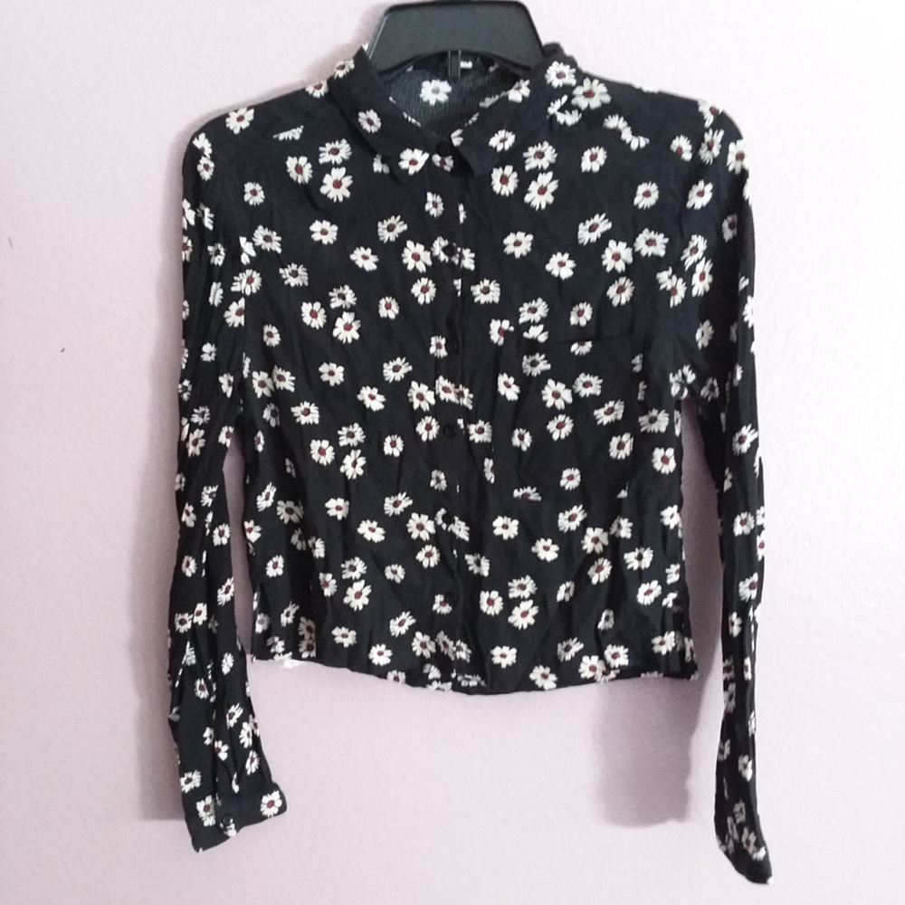 daisy print black top